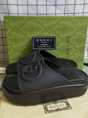 Women‘s Gucci Black interlock G Platform Sandals